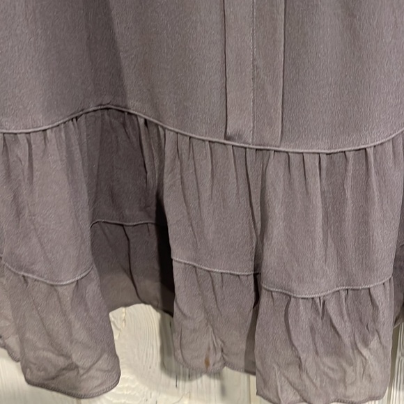 ZARA Woman blouse..satin type trim at neck and flounce at bottom size large - Picture 4 of 8